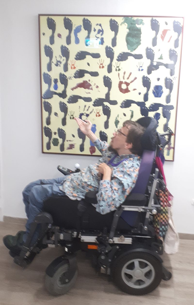 Gerahmtes Wandbild II mit Christoph im Rollstuhl